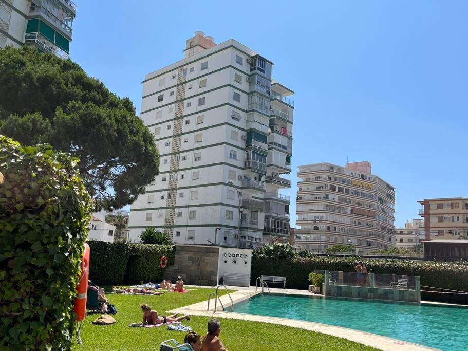 Apartamento Ginebra Torre Del Mar Kültér fotó